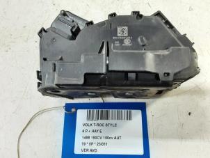 Used Door lock cylinder, right Volkswagen T-Roc 1.5 TSI Evo BMT 16V Price € 50,00 Inclusive VAT offered by Collignon & Fils