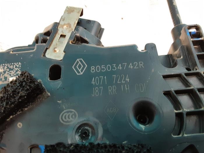 Door lock cylinder, left from a Renault Captur (2R) 0.9 Energy TCE 12V 2019