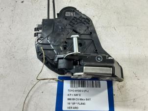 Used Door lock cylinder, right Toyota Aygo (B40) 1.0 12V VVT-i Price € 50,00 Inclusive VAT offered by Collignon & Fils