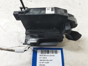 Used Door lock cylinder, left Peugeot 308 (L3/L8/LB/LH/LP) 1.6 HDi Price € 50,00 Inclusive VAT offered by Collignon & Fils