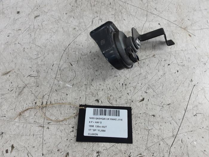 Horn from a Nissan Qashqai (J11) 1.6 dCi 2017