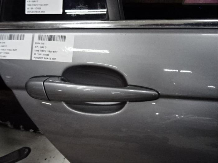 Rear door handle 4-door, right from a BMW 3 serie Touring (E46/3) 318d 16V 2005