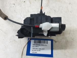 Used Door lock cylinder, right Nissan Qashqai (J11) 1.3 DIG-T 140 16V Price € 50,00 Inclusive VAT offered by Collignon & Fils