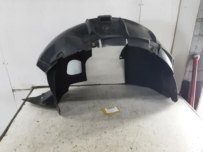 Inner wheel arch from a Seat Leon (5FB) 1.6 TDI 16V 2017