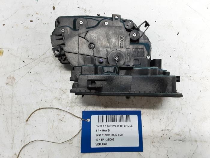 Door lock cylinder, left from a BMW X1 (F48) sDrive 16d 1.5 12V TwinPower 2017