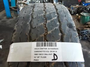 Used Tyre Volkswagen Crafter 2.0 TDI 16V Price € 30,00 Inclusive VAT offered by Collignon & Fils