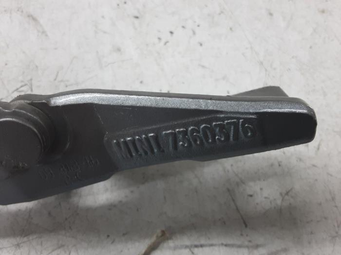 Tailgate hinge from a MINI Mini Cabrio (F57) 1.5 12V Cooper D 2017