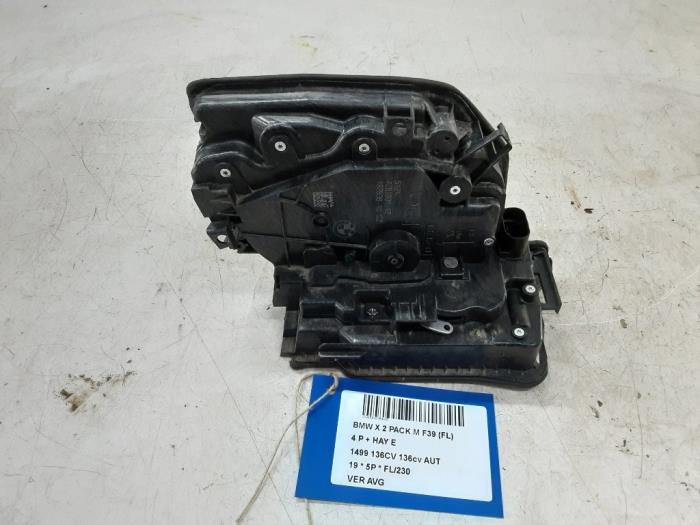 Door lock cylinder, left from a BMW X2 (F39) sDrive 18i 1.5 12V TwinPower Turbo 2019