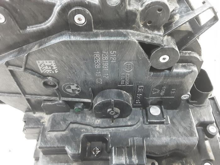 Door lock cylinder, left from a BMW X2 (F39) sDrive 18i 1.5 12V TwinPower Turbo 2019