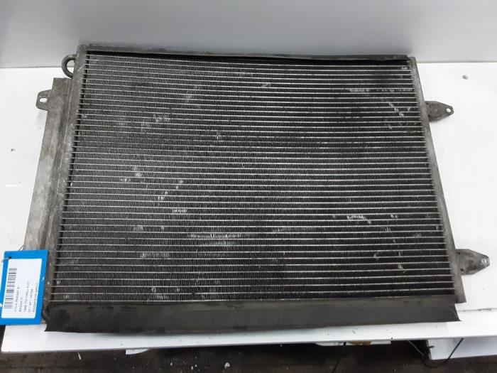 Air conditioning radiator from a Volkswagen Passat Variant (3C5) 1.9 TDI 2007