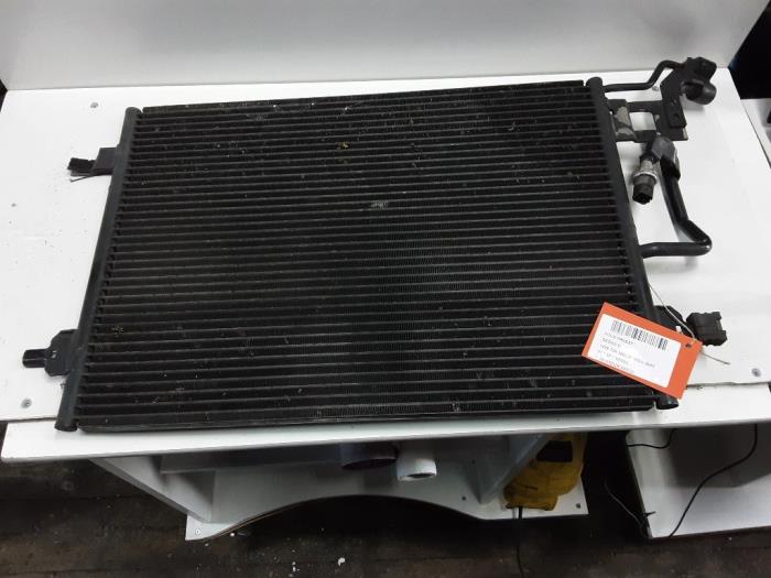 Air conditioning radiator from a Volkswagen Passat (3B3) 1.9 TDI 100 2001
