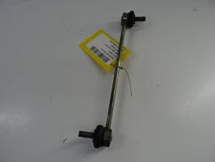 Used Anti-roll bar guide Renault Captur (2R) 1.2 TCE 16V EDC Price on request offered by Collignon & Fils