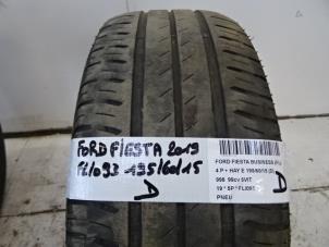 Usados Neumático Ford Fiesta 7 1.0 EcoBoost 12V 100 Precio € 25,00 IVA incluido ofrecido por Collignon & Fils