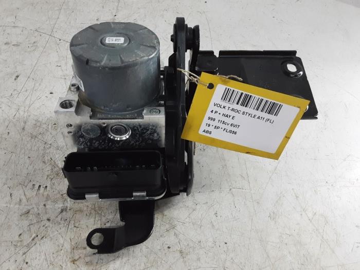 ABS pump from a Volkswagen T-Roc 1.0 TSI 12V BlueMotion 2019