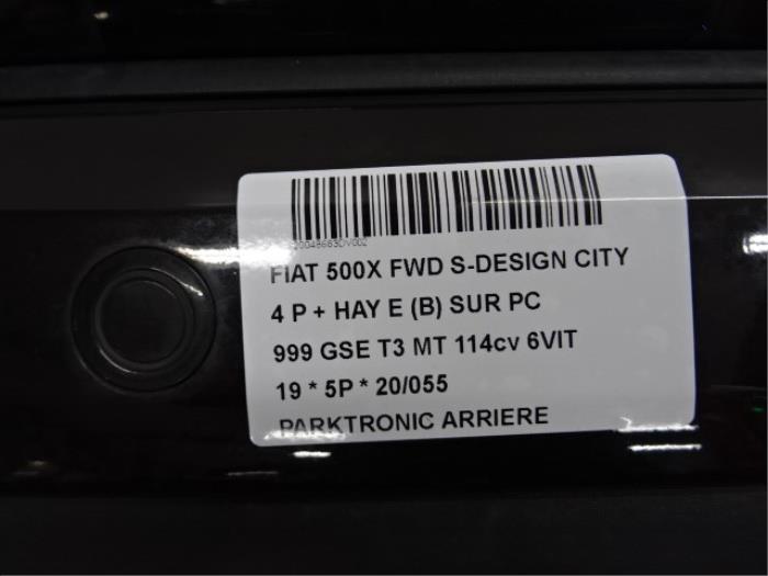 Capteur PDC d'un Fiat 500X (334) 1.0 FireFly Turbo 120 12V 2019