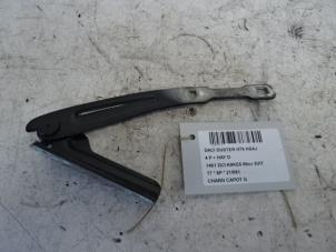Used Bonnet Hinge Dacia Duster (HS) 1.5 dCi Price € 9,99 Inclusive VAT offered by Collignon & Fils