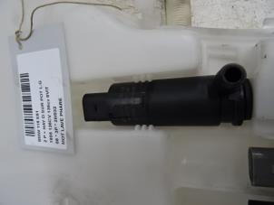 Used Headlight washer pump BMW 1 serie (E81) 118d 16V Price € 25,00 Inclusive VAT offered by Collignon & Fils