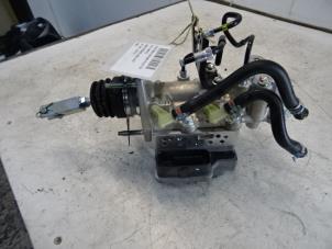 Usagé Pompe ABS Toyota RAV4 (A4) 2.5 Hybrid 16V VVT-i 4x4 Prix € 199,99 Prix TTC proposé par Collignon & Fils