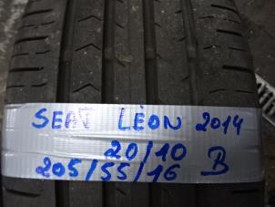 Używane Opona Seat Leon (5FB) 1.6 TDI Ecomotive 16V Cena € 30,00 Z VAT oferowane przez Collignon & Fils