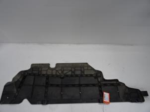 Used Brake anchor plate Renault Clio IV (5R) 1.5 dCi 75 FAP Price on request offered by Collignon & Fils