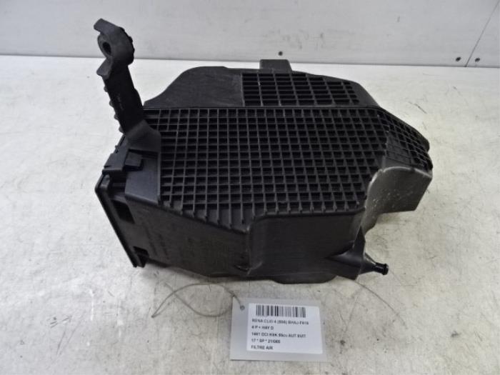 Air filter from a Renault Clio IV (5R) 1.5 Energy dCi 90 FAP 2017