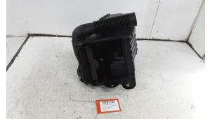 Used Air filter Mercedes A (W169) 1.5 A-160 Price € 30,00 Inclusive VAT offered by Collignon & Fils