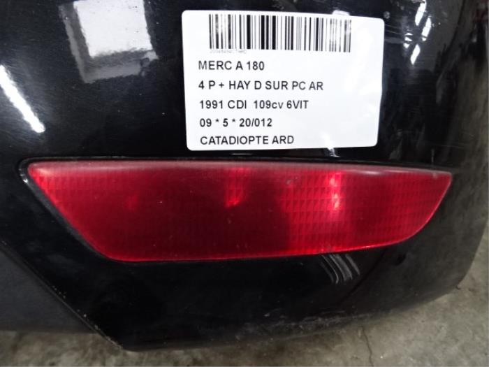 Rear bumper reflector, right from a Mercedes-Benz A (W169) 2.0 A-180 CDI 16V 2009