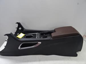 Używane Konsole srodkowe Jaguar F-Pace 3.0 D 24V AWD Cena € 174,99 Z VAT oferowane przez Collignon & Fils
