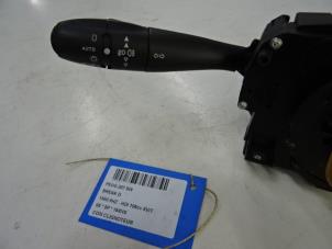 Usados Interruptor de indicador de dirección Peugeot 207 SW (WE/WU) 1.6 HDi 16V Precio € 75,00 IVA incluido ofrecido por Collignon & Fils