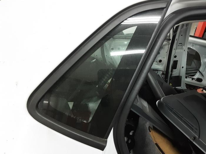 Dreieckfenster rechts hinten van een Volkswagen Polo V (6R) 1.2 TSI 16V BlueMotion Technology 2016