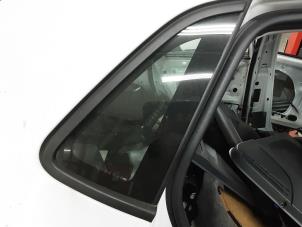 Używane Trójkatna szyba prawy tyl Volkswagen Polo V (6R) 1.2 TSI 16V BlueMotion Technology Cena € 50,00 Z VAT oferowane przez Collignon & Fils