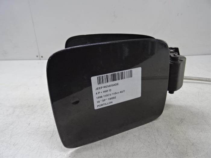 Tank cap cover from a Jeep Renegade (BU) 1.6 Multijet 16V 2018