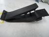 Accelerator pedal from a BMW 1 serie (E87/87N), 2003 / 2012 118d 16V, Hatchback, 4-dr, Diesel, 1.995cc, 90kW (122pk), RWD, M47D20; 204D4; N47D20A; N47D20C, 2003-11 / 2012-09 2006