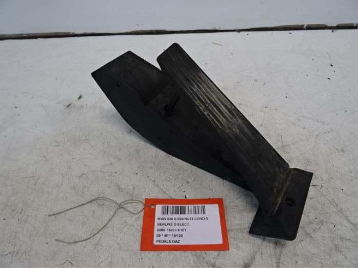 Accelerator pedal from a BMW 5 serie (E60) 520d 16V Corporate Lease 2006