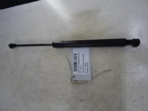Used Set of bonnet gas struts Renault Clio IV (5R) 1.5 Energy dCi 90 FAP Price € 14,99 Inclusive VAT offered by Collignon & Fils