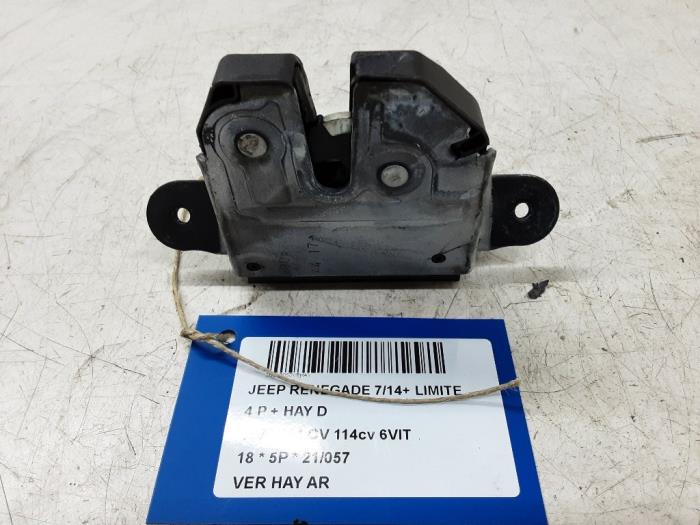 Rear lock cylinder from a Jeep Renegade (BU) 1.6 E-torq 16V 2018