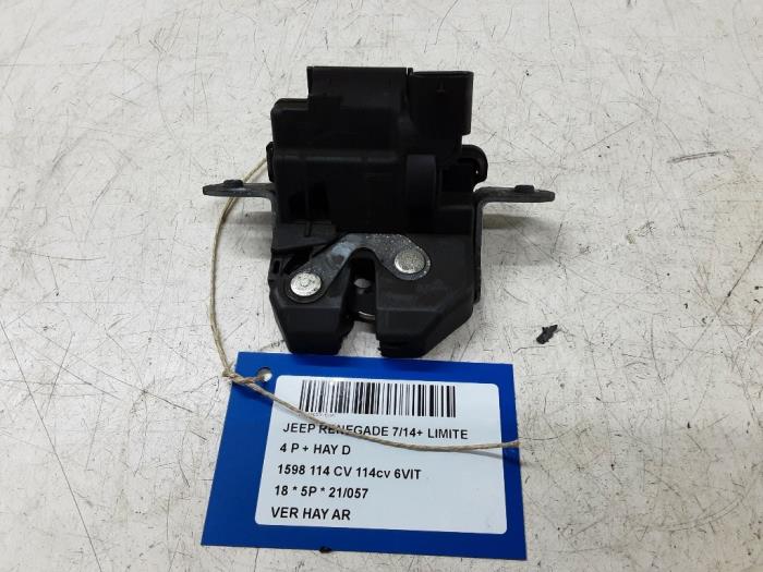 Rear lock cylinder from a Jeep Renegade (BU) 1.6 E-torq 16V 2018