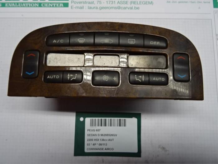 Air conditioning control panel from a Peugeot 607 (9D/U) 2.2 HDi 16V FAP 2003