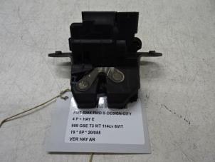 Used Rear lock cylinder Fiat 500X (334) 1.0 FireFly Turbo 120 12V Price € 50,00 Inclusive VAT offered by Collignon & Fils