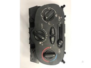Used Air conditioning control panel Peugeot 206 (2A/C/H/J/S) 1.4 HDi Price on request offered by Collignon & Fils
