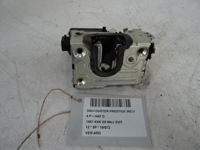 Door lock cylinder, right from a Dacia Duster (HS) 1.5 dCi 2012