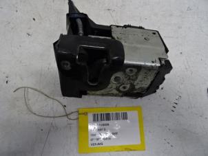 Used Door lock cylinder, left Ford Fusion 1.6 TDCi Price € 39,99 Inclusive VAT offered by Collignon & Fils