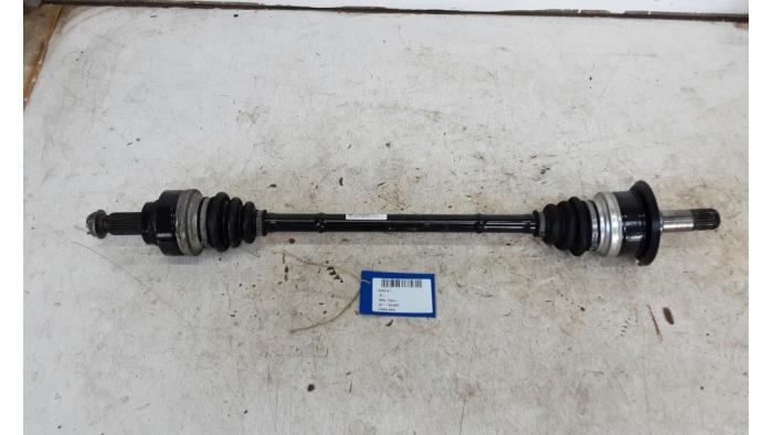 Drive shaft, rear left from a BMW 1 serie (F20) 118d 2.0 16V 2018