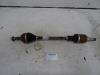 Front drive shaft, left from a Renault Clio IV (5R), 2012 / 2021 0.9 Energy TCE 90 12V, Hatchback, 4-dr, Petrol, 898cc, 66kW (90pk), FWD, H4B408; H4BB4, 2015-07 / 2021-08, 5R22; 5R24; 5R32; 5R2R; 5RB2; 5RD2; 5RE2; 5RH2 2019