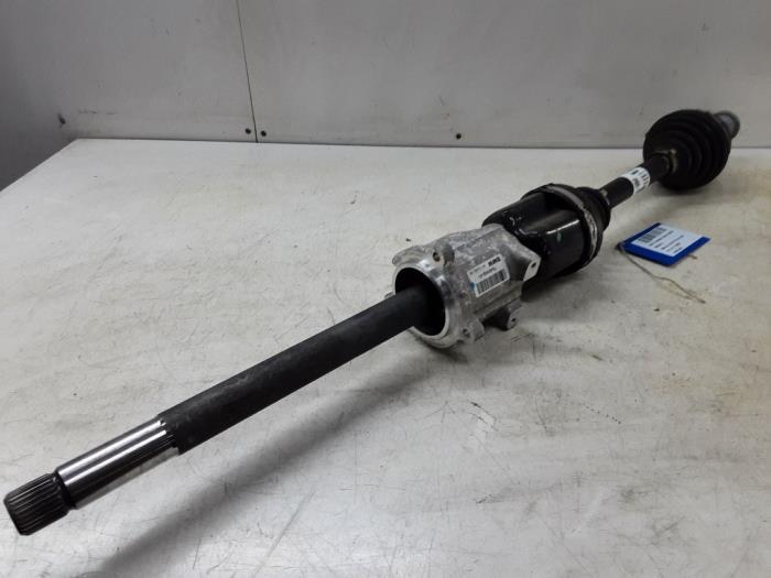 Front drive shaft, right from a MINI Clubman (F54) 2.0 16V John Cooper Works ALL4 2018