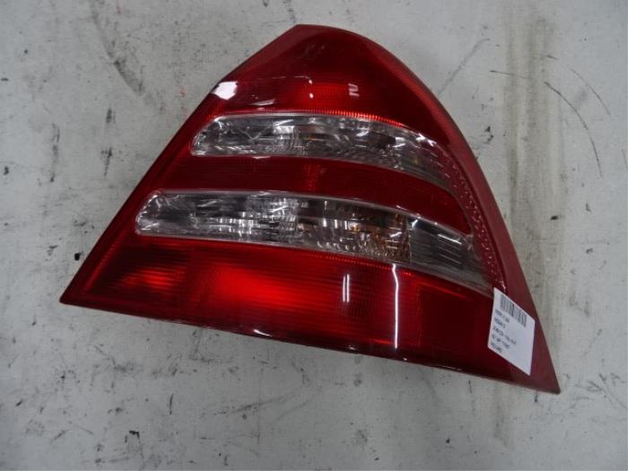 Taillight, right from a Mercedes-Benz C (W203) 2.2 C-200 CDI 16V 2003
