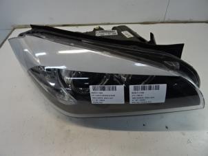 Używane Reflektor prawy BMW X1 (E84) xDrive 23d 2.0 16V Cena € 99,99 Z VAT oferowane przez Collignon & Fils