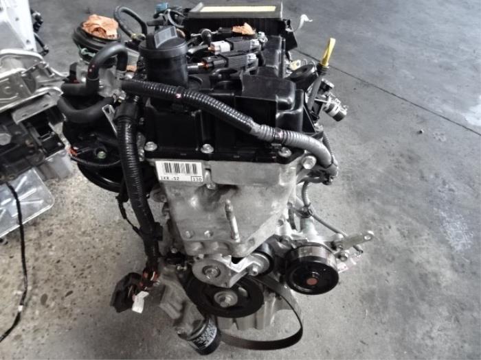 Engine from a Toyota Yaris III (P13) 1.0 12V VVT-i 2018