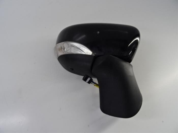 Wing mirror, right from a Renault Captur (2R) 1.2 TCE 16V EDC 2015