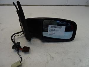 Used Wing mirror, right Peugeot 605 (6B) 2.4 SRDT,SVDT 12V Price € 39,99 Inclusive VAT offered by Collignon & Fils